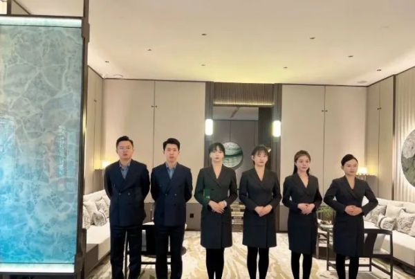 長沙炭河服飾有限公司,長沙西服定制公司,工作服定制,沖鋒衣定制,T恤定制 長沙炭河服飾有限公司,長沙西服定制公司,工作服定制,沖鋒衣定制,T恤定制